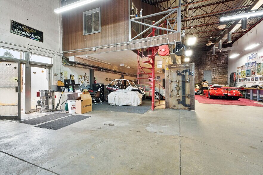More Photos Of 560 N Main St, Pittston Warehouse For Sale