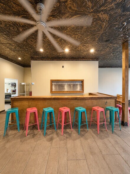 More Photos Of 228 S Main St, Woodruff Storefront Retail Office For Sale