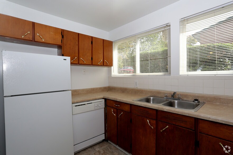 More Photos Of 2075 Langhorne Rd, Lynchburg Apartments For Sale