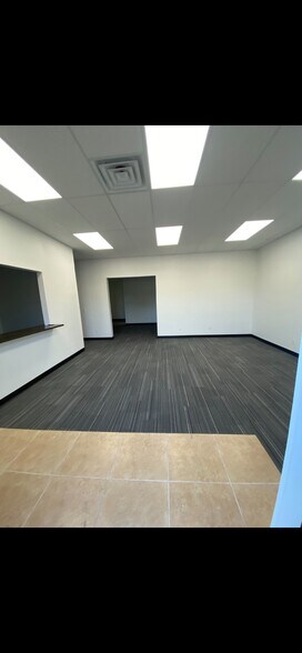 More Photos Of 5602 S Hwy 97, Sand Springs Office For Lease