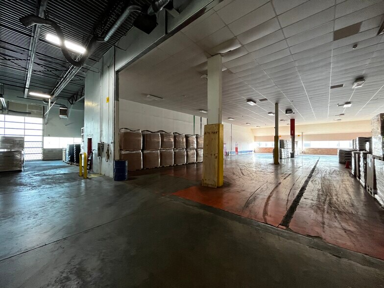 More Photos Of 347-374 Lang Blvd, Buffalo Light Distribution For Lease