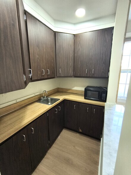 More Photos Of 2 Mountain View Ave, Long Valley Medical For Lease