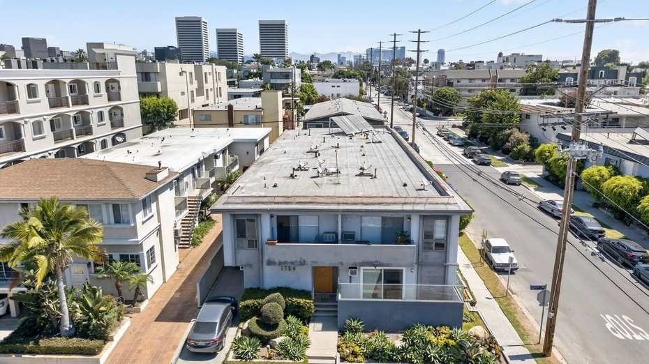 More Photos Of 1754 Federal Ave, Los Angeles Apartments For Sale