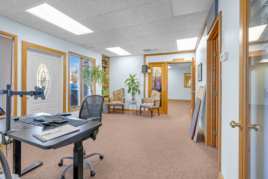 More Photos Of 27 Beach Rd, Monmouth Beach Medical For Lease