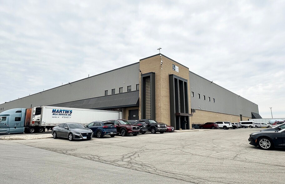 Primary Photo Of 4700-4800 Proviso Dr, Melrose Park Distribution For Lease