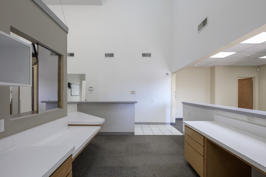 More Photos Of 3415 N Loy Lake Rd, Sherman Medical For Sale