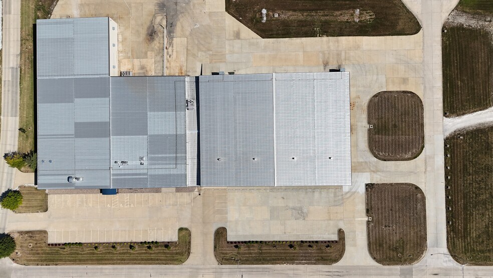 More Photos Of 1011 Industrial Ct, Moscow Mills Warehouse For Lease
