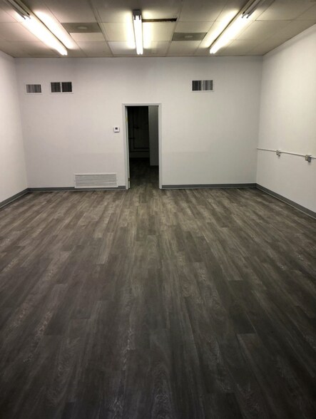 More Photos Of 3903-3919 Southern Ave, Shreveport Storefront Retail Office For Lease