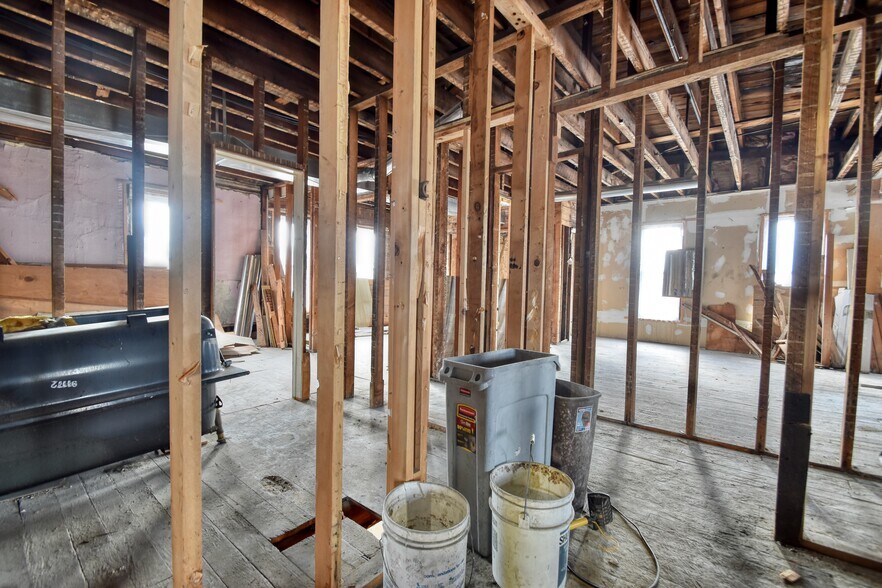 More Photos Of 47 W Main St, Geneva Storefront Retail Residential For Sale