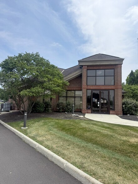 More Photos Of 220 Richland Rd, Marion Bank For Lease