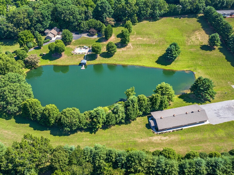 More Photos Of 355 Johnson Dr, Canton Specialty For Sale