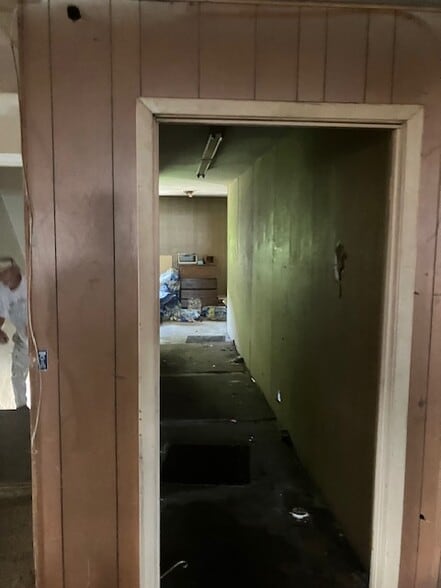 More Photos Of 842-844 Island Ave, McKees Rocks Warehouse For Sale