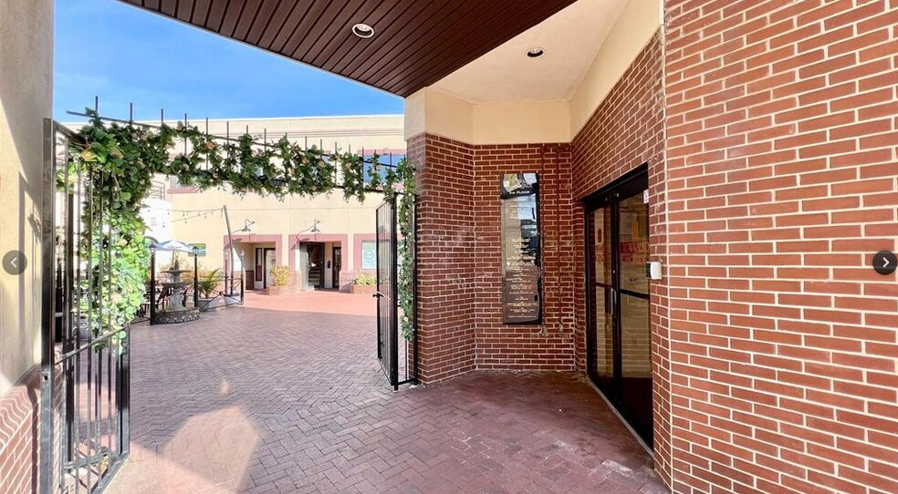 More Photos Of 99-111 South St, Oyster Bay Storefront Retail Office For Lease