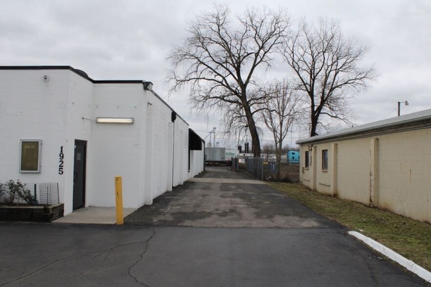 More Photos Of 1925 E Livingston Ave, Columbus Warehouse For Sale