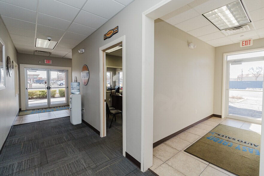 More Photos Of 3101 S Broadway St, Wichita Freestanding For Sale