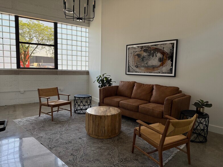 More Photos Of 600 E Ohio St, Indianapolis Storefront Retail Office For Lease