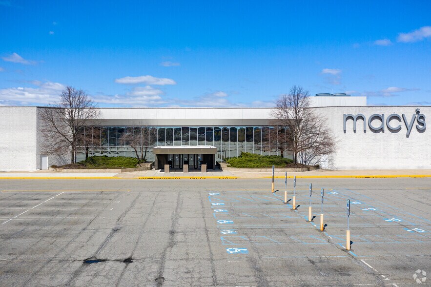 More Photos Of 301 Mount Hope Ave, Rockaway General Retail For Lease