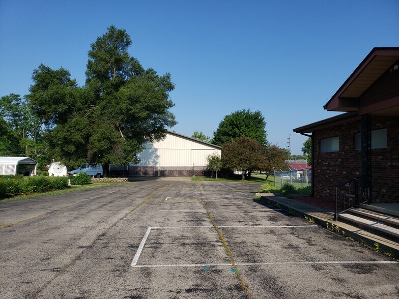 More Photos Of 410 Hope Ave, Columbus Flex For Lease