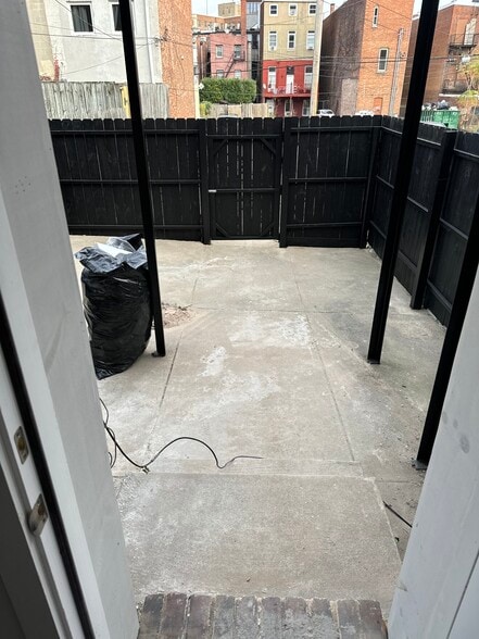 More Photos Of 833 N Howard St, Baltimore Storefront Retail Office For Lease