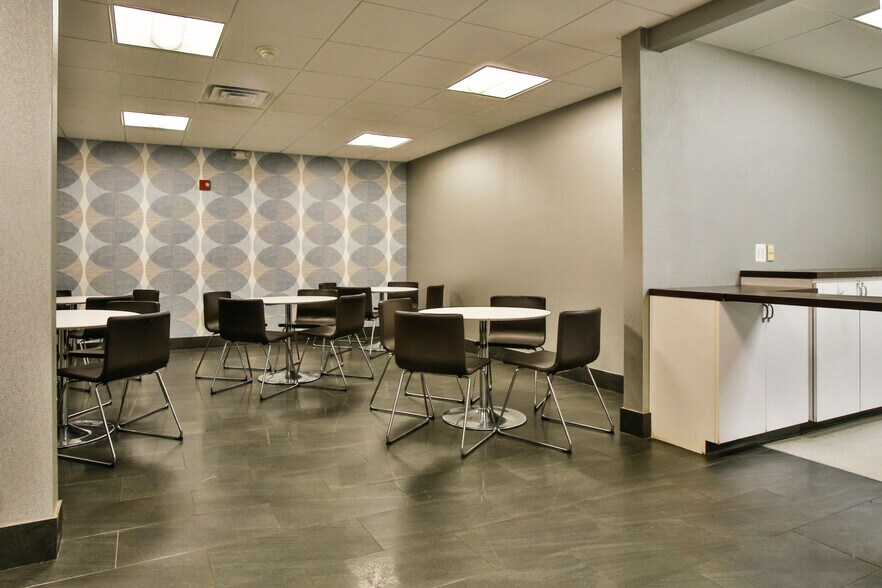 More Photos Of 900 US Highway 9 N, Woodbridge Office For Lease