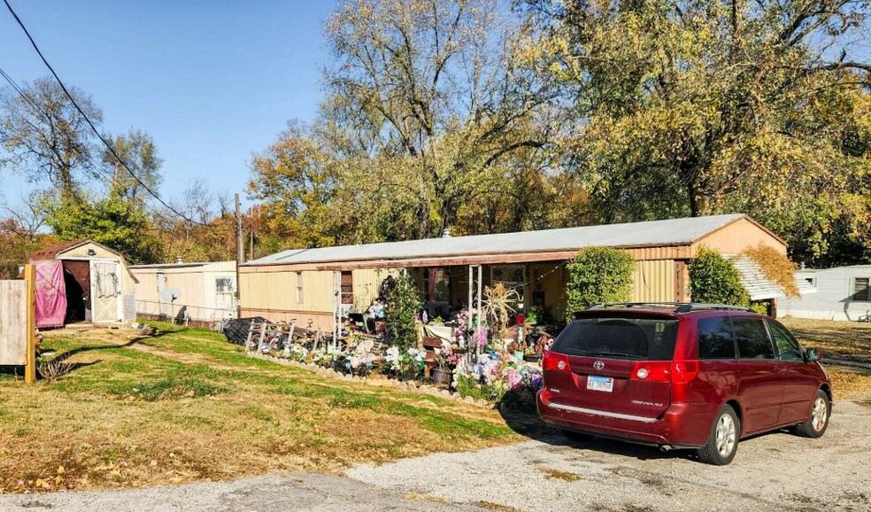 More Photos Of 3 Fern Ln, East Alton Manufactured Housing Mobile Home Park For Sale