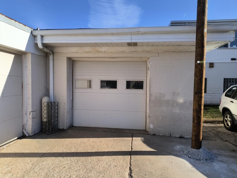 More Photos Of 5908 Columbia Ave, Hammond Office For Lease