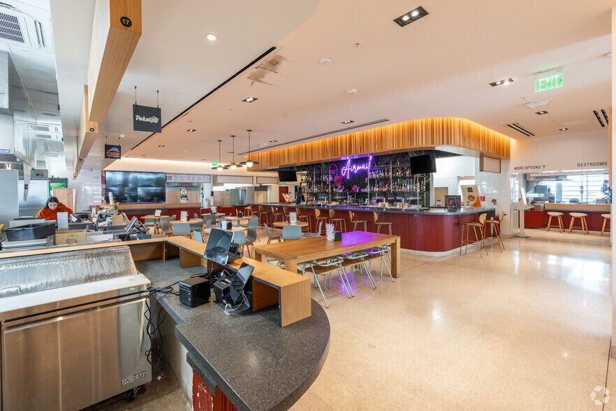 More Photos Of 955 Alton Rd, Miami Beach Restaurant For Lease