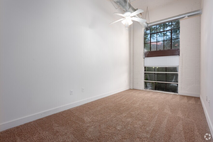 More Photos Of 614 Lynn St, Danville Apartments For Lease
