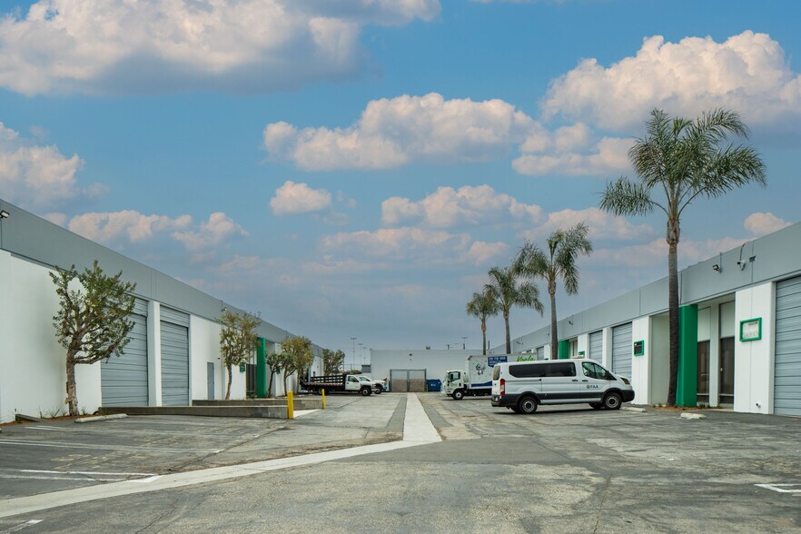 More Photos Of 601 - 625 Hindry Ave, Inglewood Warehouse For Lease