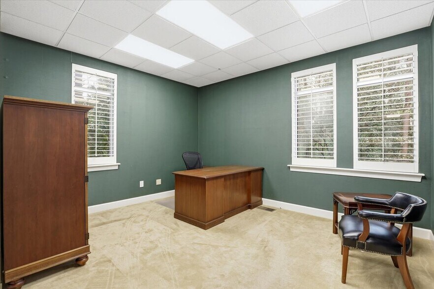 More Photos Of 2120 N Queen St, Kinston Office For Lease