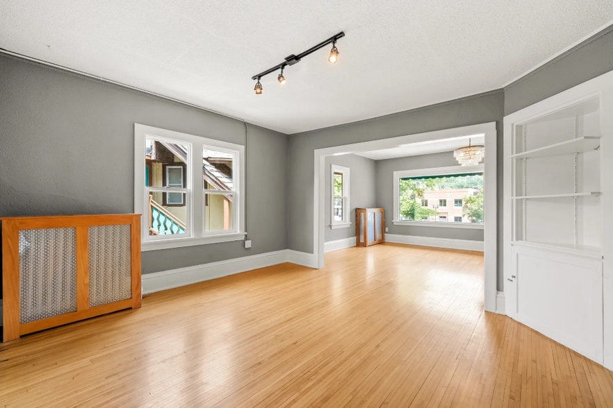 More Photos Of 2232-2242 Carter Ave, Saint Paul Unknown For Lease