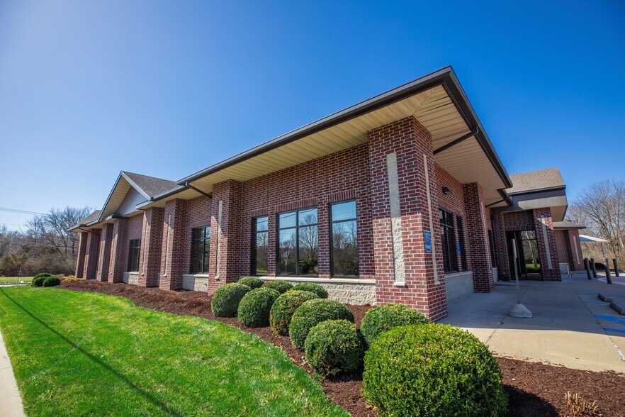 More Photos Of 2325 Smiley Ln, Columbia Medical For Sale