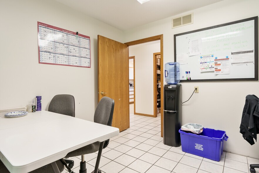 More Photos Of 7550 Rote Rd, Rockford Medical For Sale