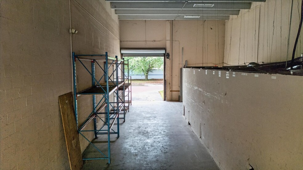 Primary Photo Of 3815 NW 125th st, Opa-locka Warehouse For Lease
