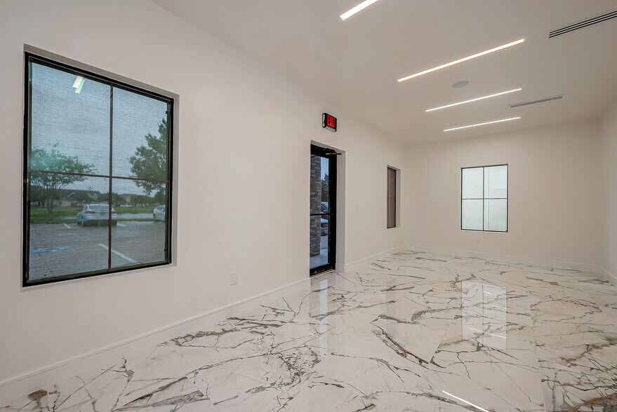 More Photos Of 21392 Provincial Blvd, Katy Medical For Lease