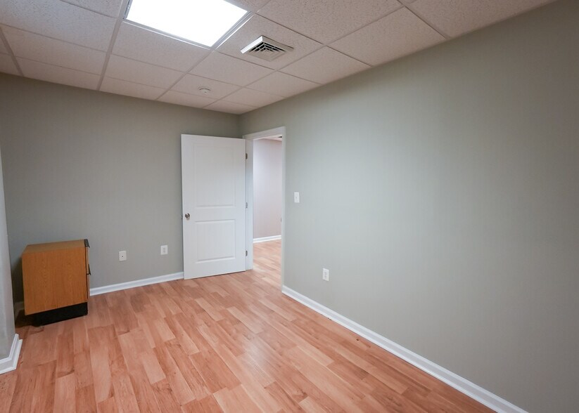 More Photos Of 3901 Martin Luther King Jr Ave SW, Washington Office For Sale