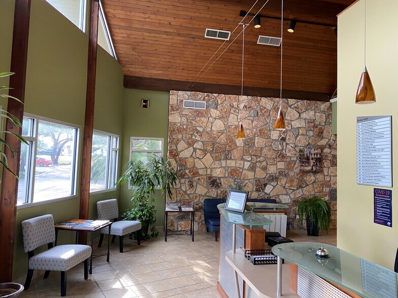 More Photos Of 2720 Bee Caves Rd, Austin Office Residential For Lease