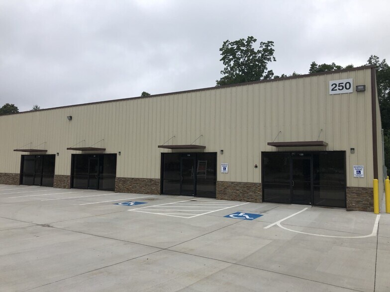 More Photos Of 250 Grogan Dr, Dawsonville Warehouse For Sale