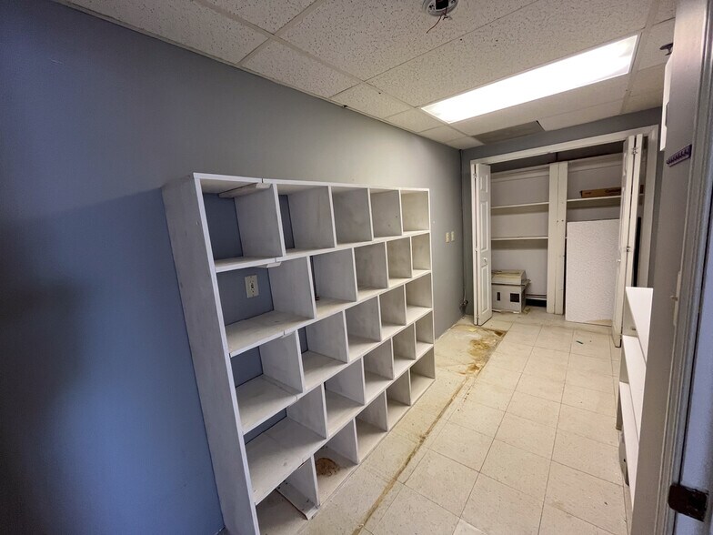 More Photos Of 155 Saco Ave, Old Orchard Beach Office For Sale