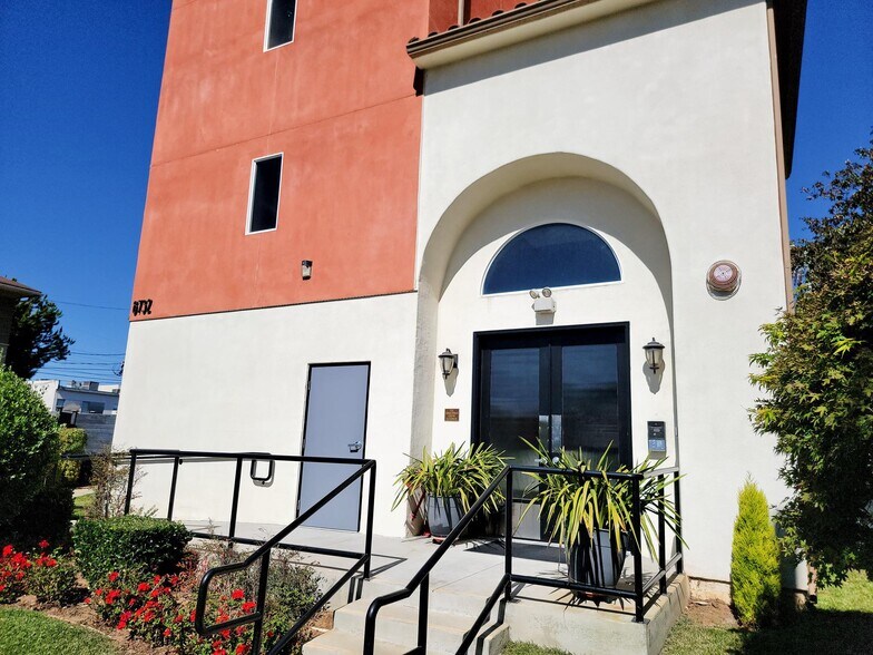 More Photos Of 8732 Reading Ave, Los Angeles Apartments For Sale