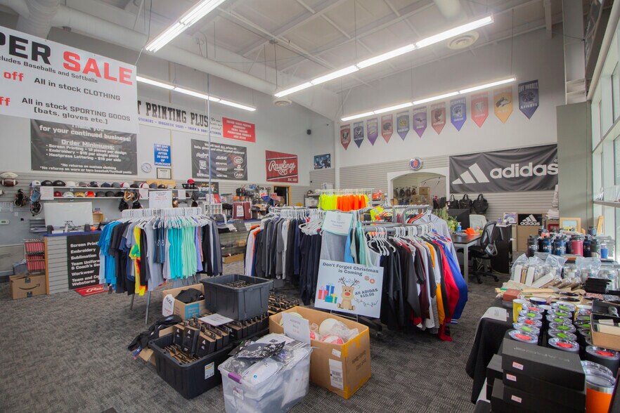 More Photos Of 8608 W Main St, Kalamazoo Warehouse For Sale