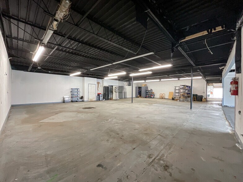 More Photos Of 3608 Roosevelt blvd, Monroe Storefront Retail Office For Sale