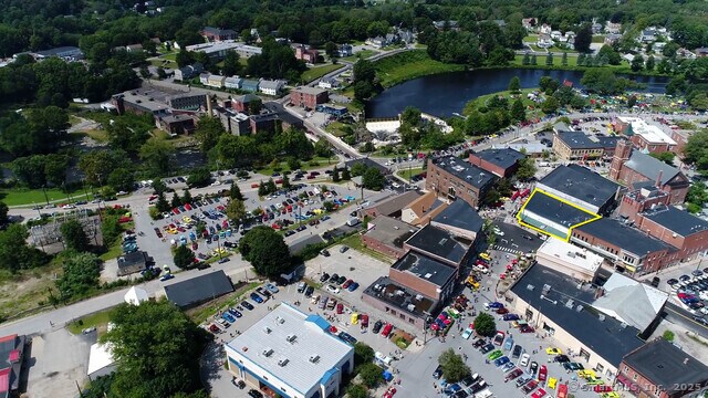 More Photos Of 109 Main St, Putnam General Retail For Sale
