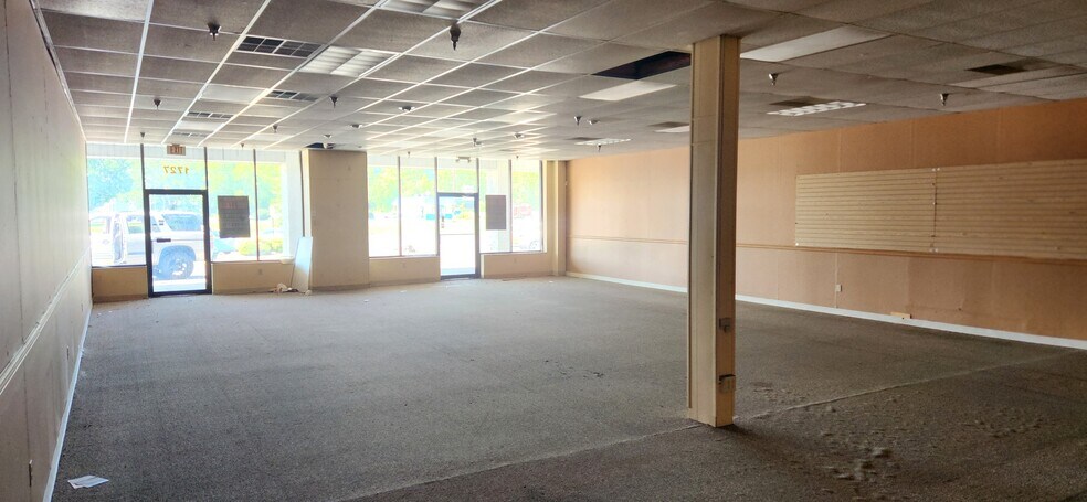 More Photos Of 1705-1713 US Highway 19E, Johnson City Unknown For Lease