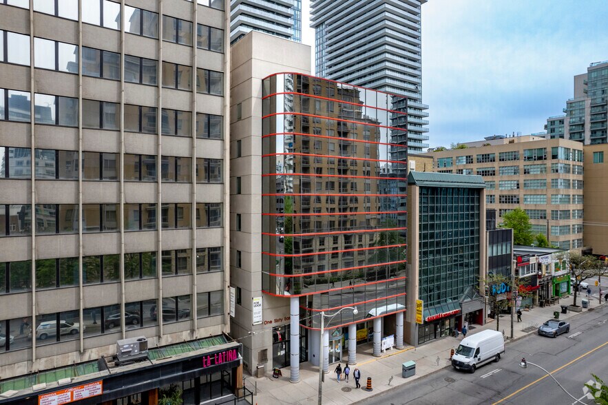Primary Photo Of 160 Eglinton Ave E, Toronto Office For Lease