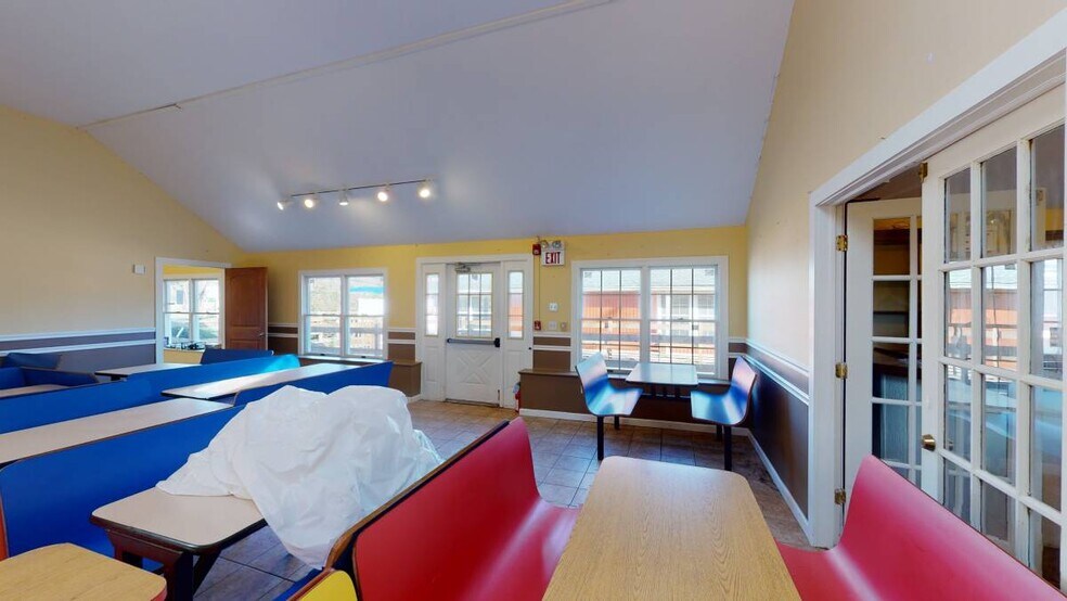 More Photos Of 3225 Sound Ave, Riverhead Storefront Retail Office For Sale