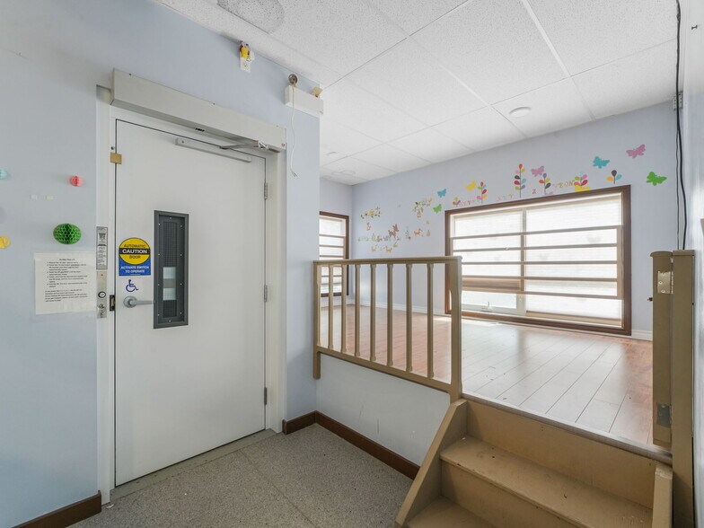More Photos Of 9630 74 Av NW, Edmonton Flex For Sale