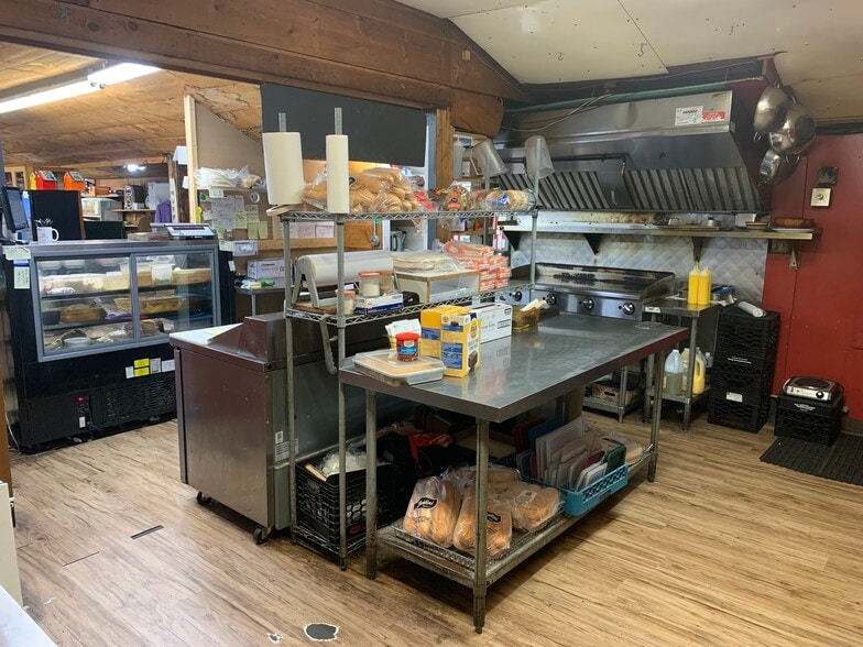 More Photos Of 157 Summer St, Kennebunk Convenience Store For Sale