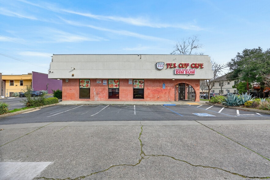 Primary Photo Of 1614 21st St, Sacramento Restaurant For Sale