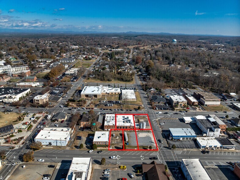 More Photos Of 212 S Green St, Morganton Bar For Sale